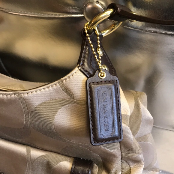 New Coach Purse - Picture 2 of 5